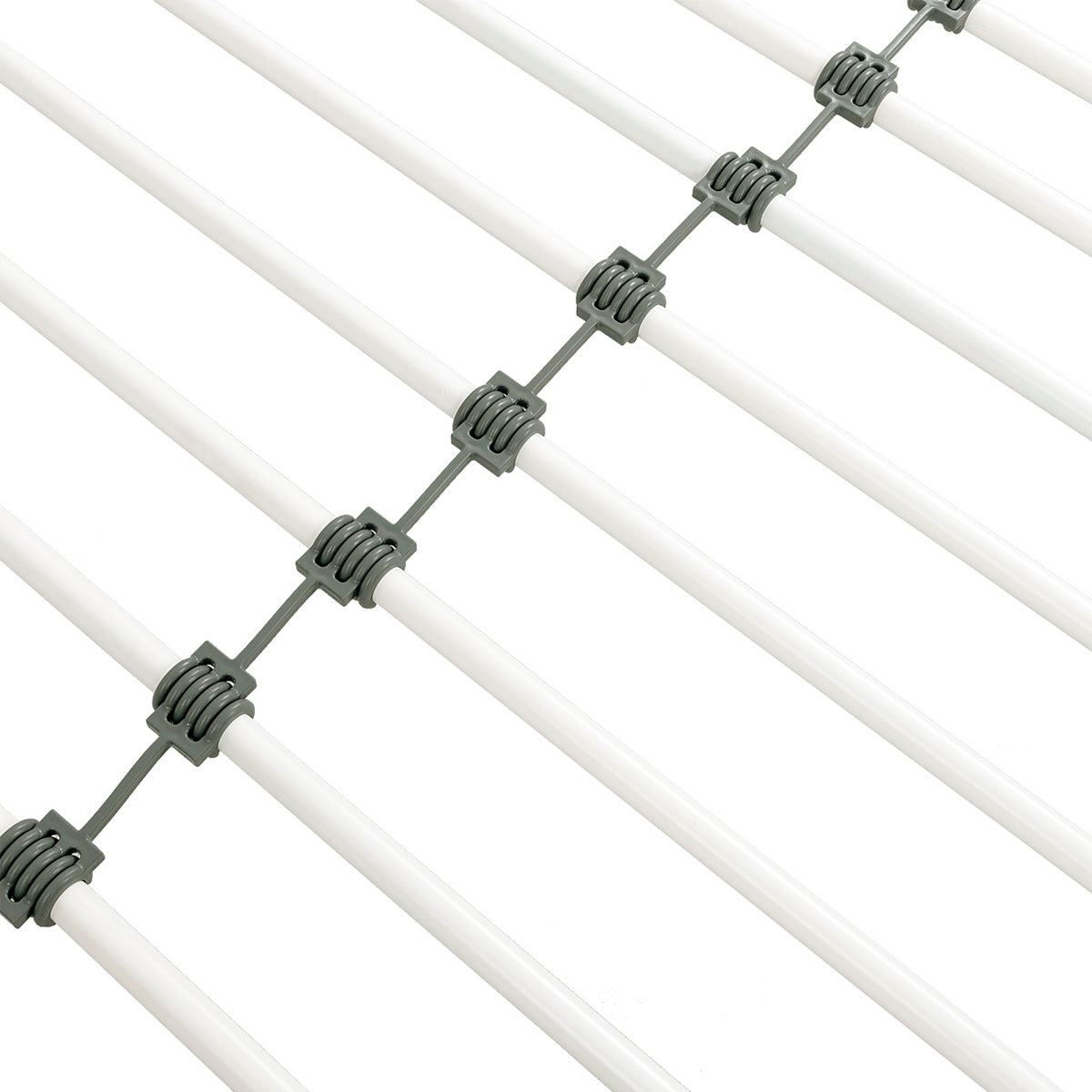 Détail du sommier en métal blanc du lit mezzanine ROZE avec bureau 90x190 cm en finition tissu gris clair