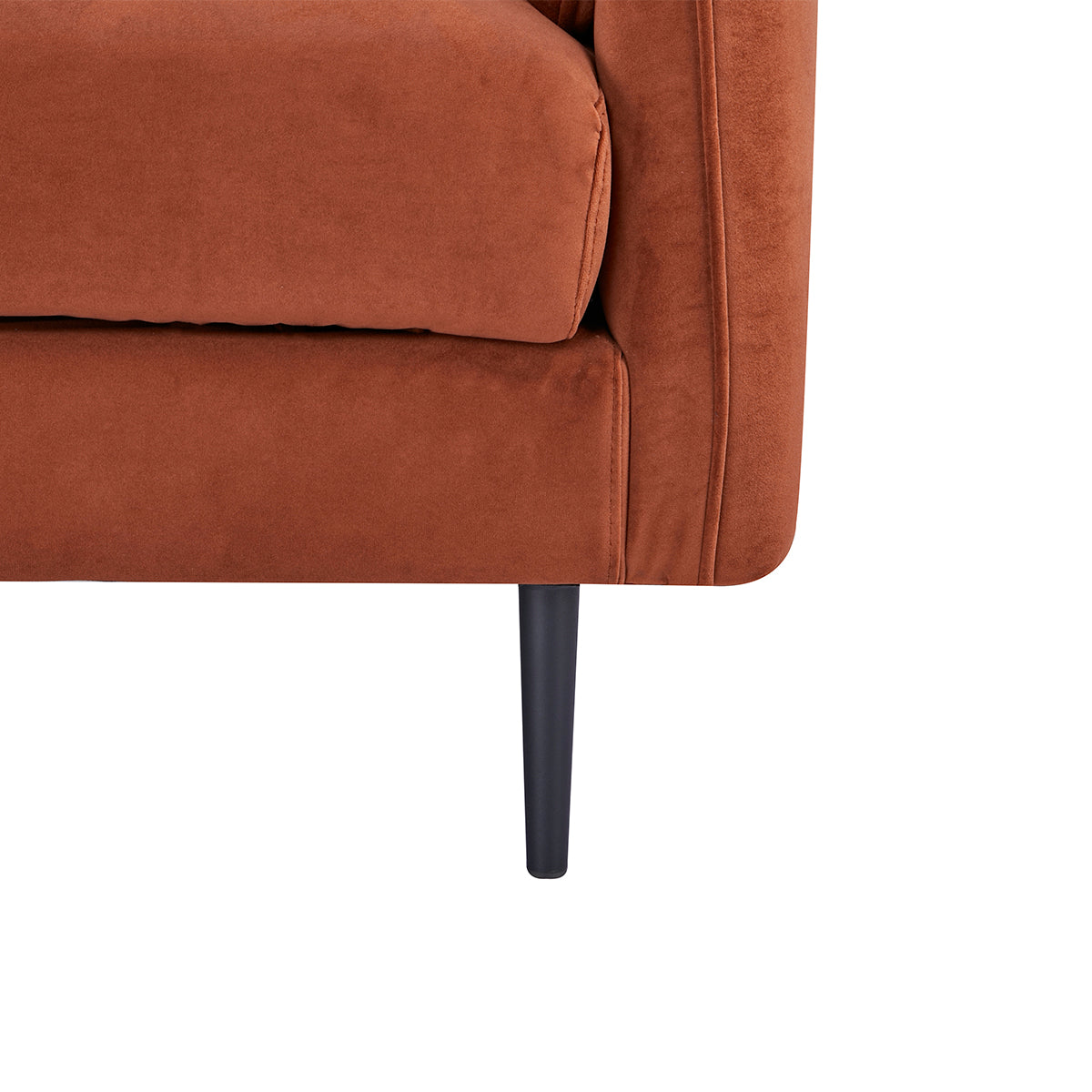Détail du pied du canapé 2 places YORK en finition velours terracotta